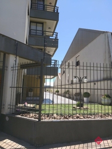 Apartamento à venda por R$ 240.000