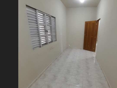 Casa comercial com 13 salas