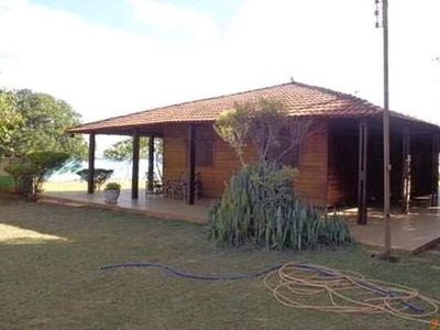 ![CDATA[Rua 18-19 mini fazenda com 40.036 m² com Instalações Lago Oeste Brasília-DF]]