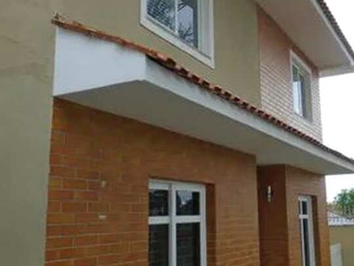 SOBRADO com 3 dormitórios para alugar com 180m² por R$ 3.850,00 no bairro Boa Vista - CURI