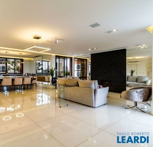 Apartamento à venda por R$ 4.689.000