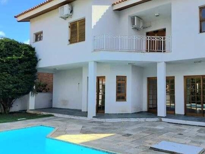 Casa para aluguel e venda possui 415 m2 com 5 suítes