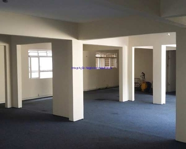 Conjunto comercial 100m², 05 salas, 02 banheiros e 01 vaga na garagem. Excelente localiza