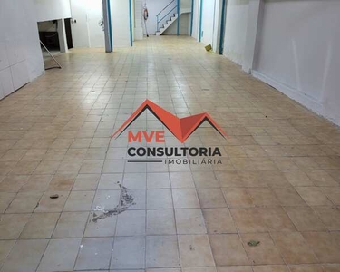 Excepcional Loja de 200m² colado a Praça Saens Pena!