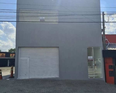 Salao comercial, 2 banheiro, 2 vagas na garagem, 80M² de Área Construída