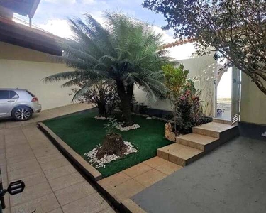 Vendo Casa na Santa Mônica com 3/4 e Quintal grande