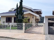 Casa à venda no bairro Jardim Maluche em Brusque