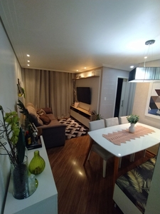 Apartamento à venda por R$ 320.000