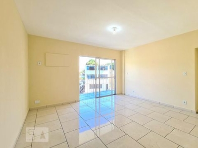 APARTAMENTO no 3º andar com 2 dormitórios e 1 garagem