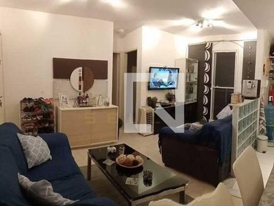 APARTAMENTO no 3º andar mobiliado com 2 dormitórios e 1 garagem