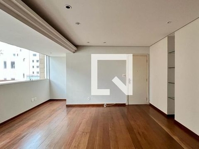 APARTAMENTO no 5º andar mobiliado com 4 dormitórios e 2 garagens