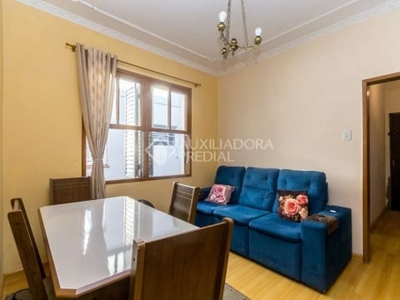 Apartamento com 2 quartos para alugar na Avenida Cairu, 856, Navegantes, Porto Alegre, 80 m2 por R$ 1.500