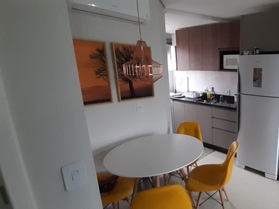 Apartamento em Capoeiras, Florianópolis/SC de 54m² 2 quartos à venda por R$ 374.000,00