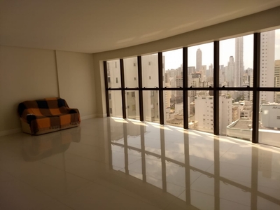 Apartamento em Centro, Balneário Camboriú/SC de 130m² 3 quartos à venda por R$ 1.649.000,00