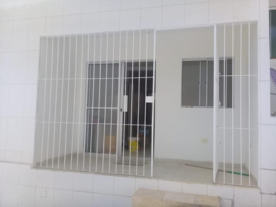 Apartamento em Centro, Cabo de Santo Agostinho/PE de 70m² 2 quartos para locação R$ 600,00/mes