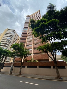 Apartamento em Centro, Londrina/PR de 240m² 4 quartos à venda por R$ 1.099.000,00