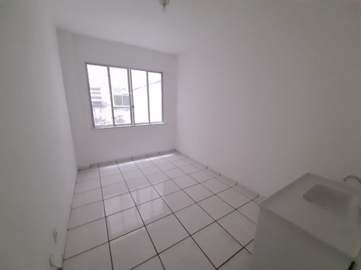 Apartamento em Centro, Niterói/RJ de 20m² 1 quartos para locação R$ 600,00/mes