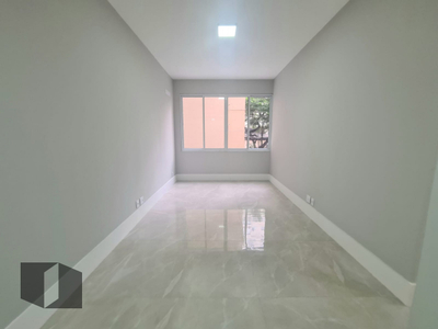 Apartamento em Copacabana, Rio de Janeiro/RJ de 60m² 3 quartos à venda por R$ 979.000,00