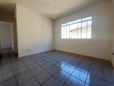 Apartamento em Lima Azevedo, Londrina/PR de 55m² 2 quartos à venda por R$ 179.000,00