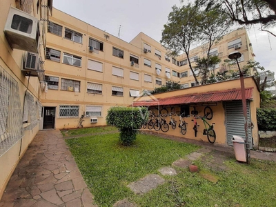 Apartamento em Santo Antônio, Porto Alegre/RS de 64m² 3 quartos à venda por R$ 264.000,00 ou para locação R$ 1.350,00/mes
