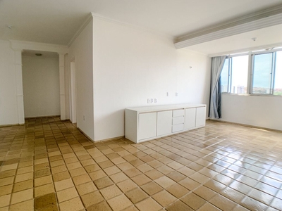 Apartamento em Varjota, Fortaleza/CE de 125m² 3 quartos à venda por R$ 296.000,00