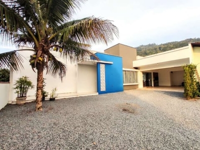 Casa à venda, 3 quartos, sendo 1 suíte, Bairro Ilha da Figueira, Jaraguá do Sul/ SC.