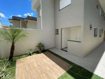 Casa com 3 quartos à venda na Rua Alcides de Oliveira Cezar, 44, Jardim Maristela, Atibaia por R$ 690.000