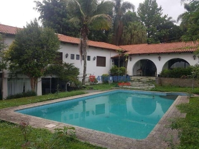 Casa com 3 suítes - quintal - piscina 2.100.000,00 venda / 10.500,00 locação mês