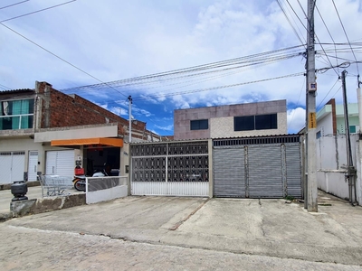 Casa em Agamenom Magalhães, Caruaru/PE de 200m² 3 quartos à venda por R$ 799.000,00