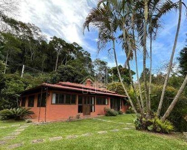 Casa em Alto da Serra, Petrópolis/RJ de 220m² 6 quartos à venda por R$ 1.499.000,00
