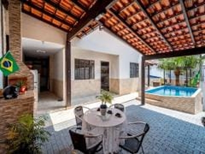 Casa em Ariribá, Balneário Camboriú/SC de 178m² 3 quartos à venda por R$ 2.249.000,00
