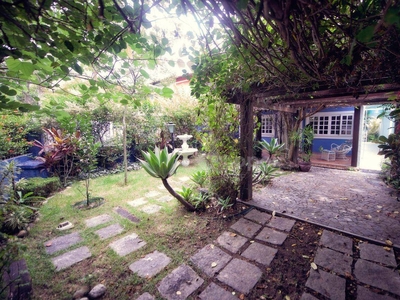 Casa em Badu, Niterói/RJ de 400m² 6 quartos à venda por R$ 849.000,00
