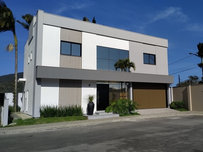 Casa em Barra, Balneário Camboriú/SC de 250m² 4 quartos à venda por R$ 2.749.000,00