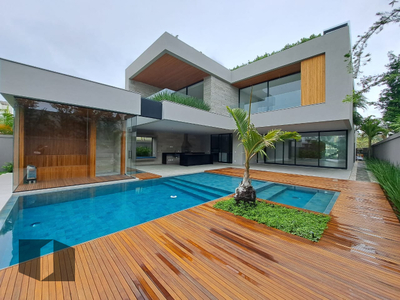 Casa em Barra da Tijuca, Rio de Janeiro/RJ de 623m² 5 quartos à venda por R$ 7.949.000,00