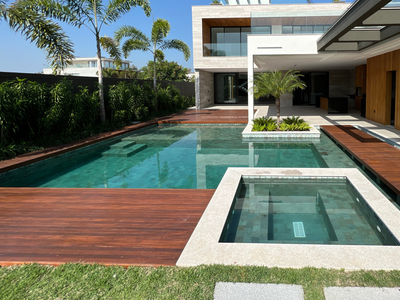 Casa em Barra da Tijuca, Rio de Janeiro/RJ de 890m² 5 quartos à venda por R$ 8.699.000,00