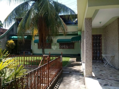 Casa em Barro Vermelho, São Gonçalo/RJ de 400m² 5 quartos à venda por R$ 579.000,00