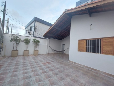 Casa em Boqueirão, Praia Grande/SP de 140m² 3 quartos à venda por R$ 749.000,00