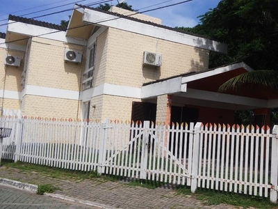 Casa em Bosque Da Praia, Rio das Ostras/RJ de 282m² 3 quartos à venda por R$ 949.000,00