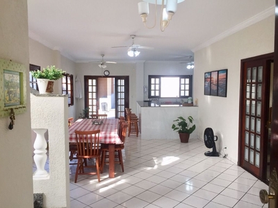 Casa em Bouganville, Bertioga/SP de 392m² 8 quartos à venda por R$ 1.799.000,00