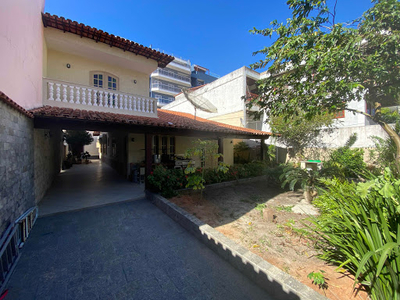 Casa em Braga, Cabo Frio/RJ de 250m² 6 quartos à venda por R$ 1.199.000,00