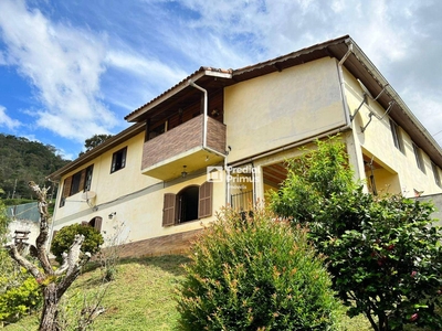 Casa em Cascatinha, Nova Friburgo/RJ de 400m² 5 quartos à venda por R$ 849.000,00