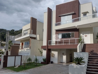 Casa em Centro, Arujá/SP de 400m² 6 quartos à venda por R$ 1.799.000,00