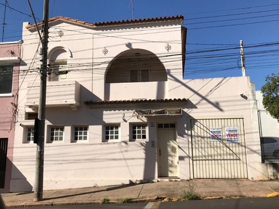 Casa em Centro, Bauru/SP de 150m² 3 quartos à venda por R$ 379.000,00