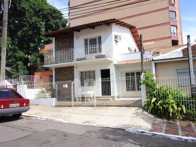 Casa em Centro, Canoas/RS de 300m² 4 quartos à venda por R$ 649.000,00 ou para locação R$ 4.500,00/mes