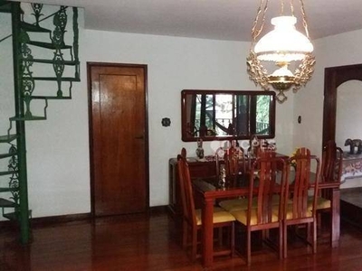 Casa em Centro, São Gonçalo/RJ de 206m² 4 quartos à venda por R$ 849.000,00