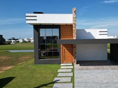 Casa em Centro, Torres/RS de 237m² 3 quartos à venda por R$ 2.389.000,00