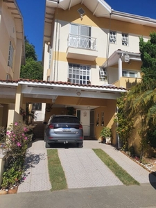 Casa em Chácara Pavoeiro, Cotia/SP de 216m² 3 quartos à venda por R$ 728.000,00