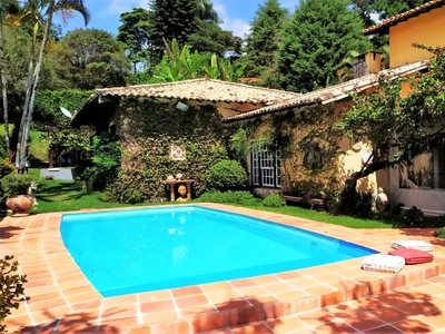Casa em Chácara Santa Lúcia dos Ypes, Carapicuíba/SP de 490m² 4 quartos à venda por R$ 2.099.000,00