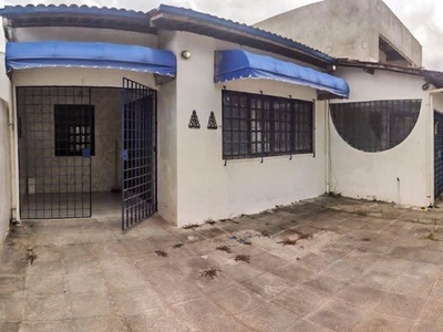 Casa em Cordeiro, Recife/PE de 160m² 5 quartos à venda por R$ 439.000,00
