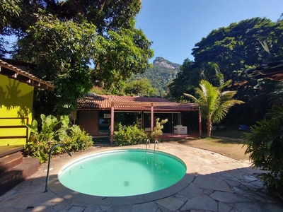 Casa em Cosme Velho, Rio de Janeiro/RJ de 400m² 7 quartos à venda por R$ 2.199.000,00 ou para locação R$ 25.000,00/mes
